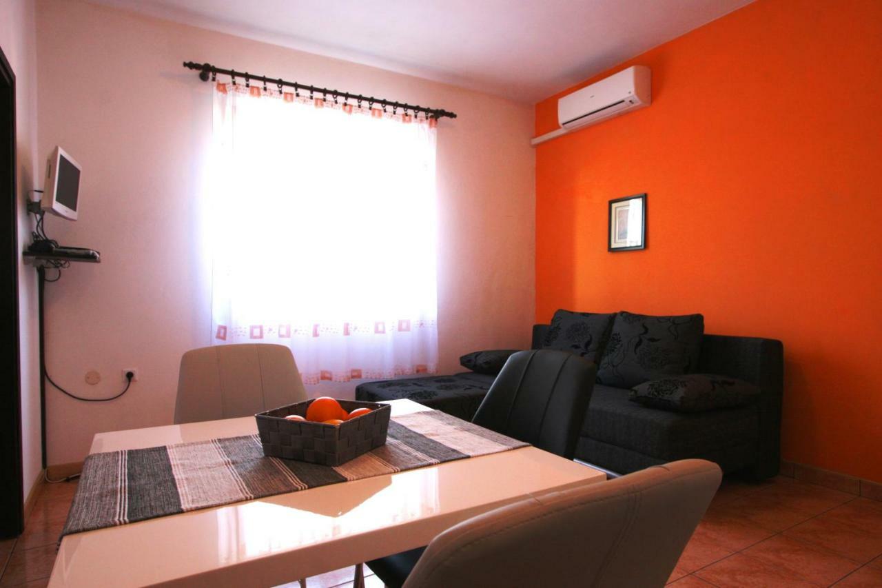 Vesna Apartment 普拉 外观 照片